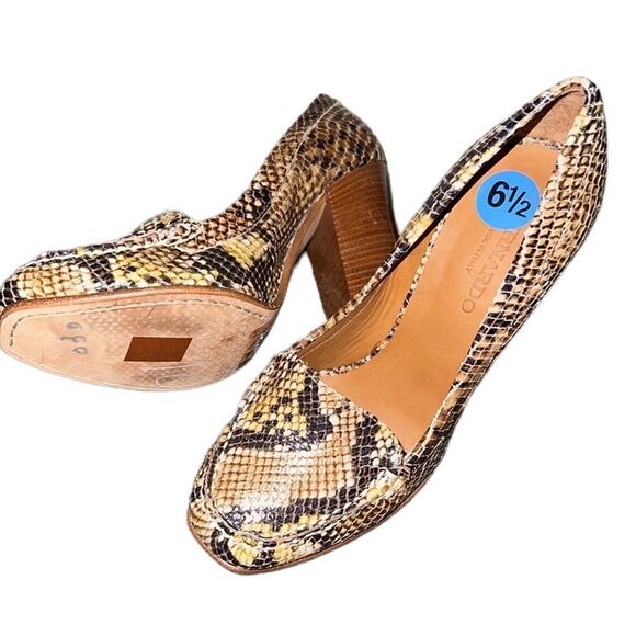 ✨ Bernardo Snake Skin Chunk Heel ✨ - Picture 6 of 7